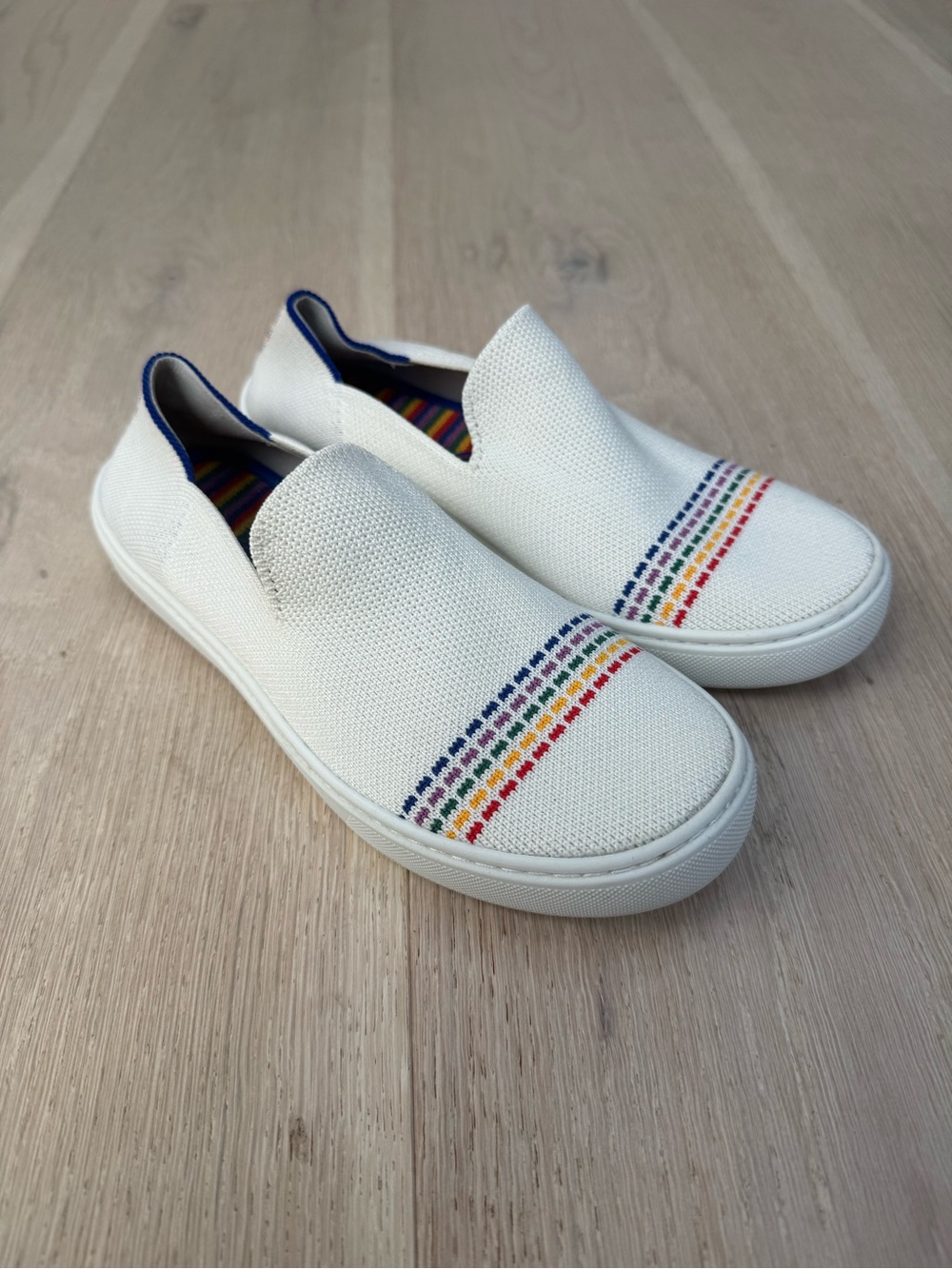 Rothy’s The Kids Sneaker Rainbow Kids Size 4